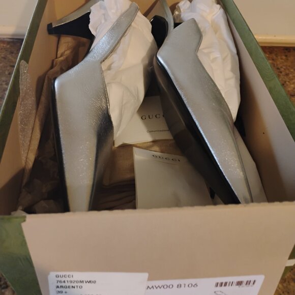 GUCCI Mallory Metallic Silver Slingback Pumps - Picture 2 of 9